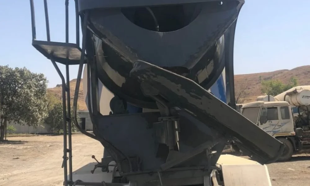 Ashok Leyland 2518 Transit Mixer